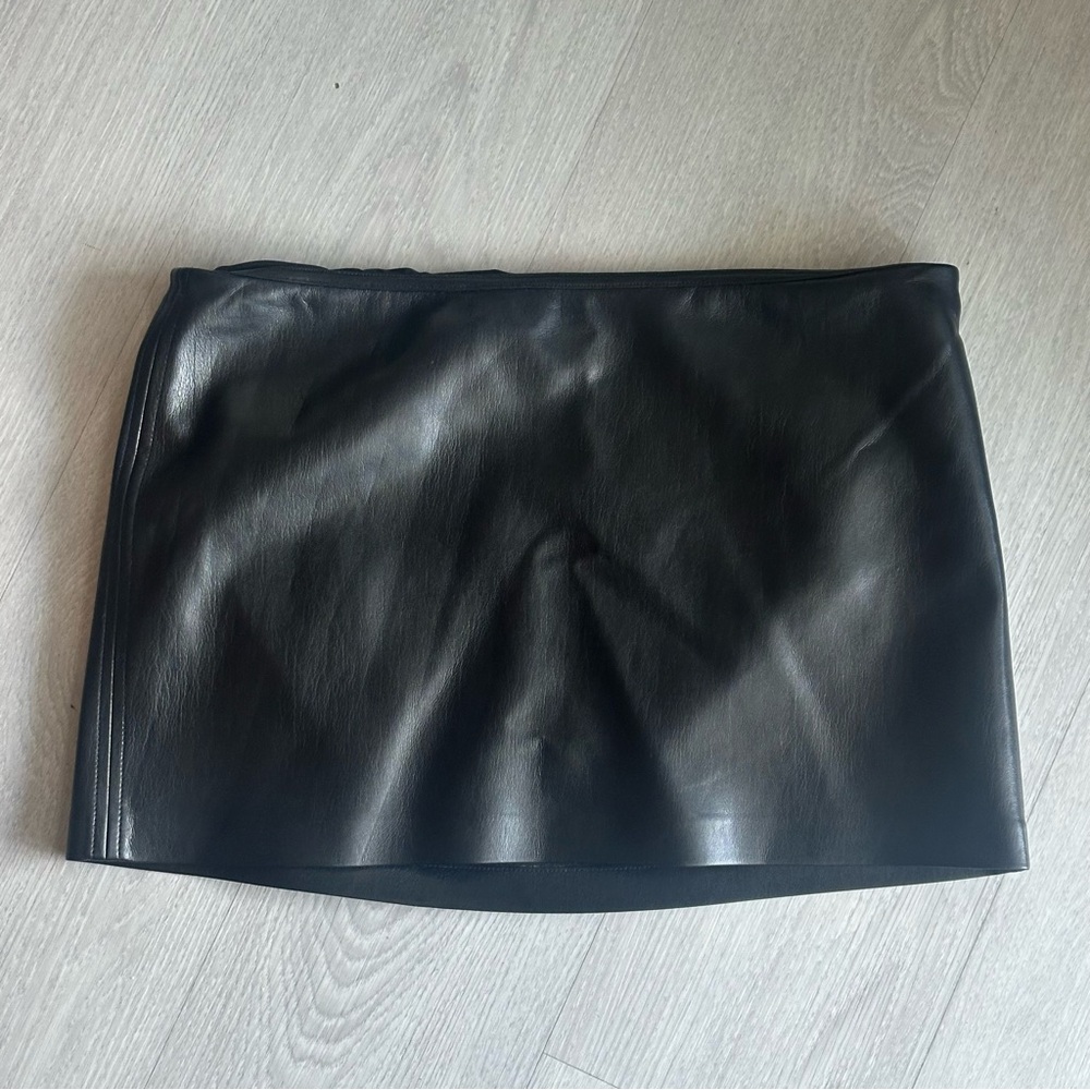 Aritzia Ten Deity skort! BNWT